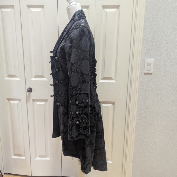 Elegant Black Brocade Women's Coat - Picture 2 of 7